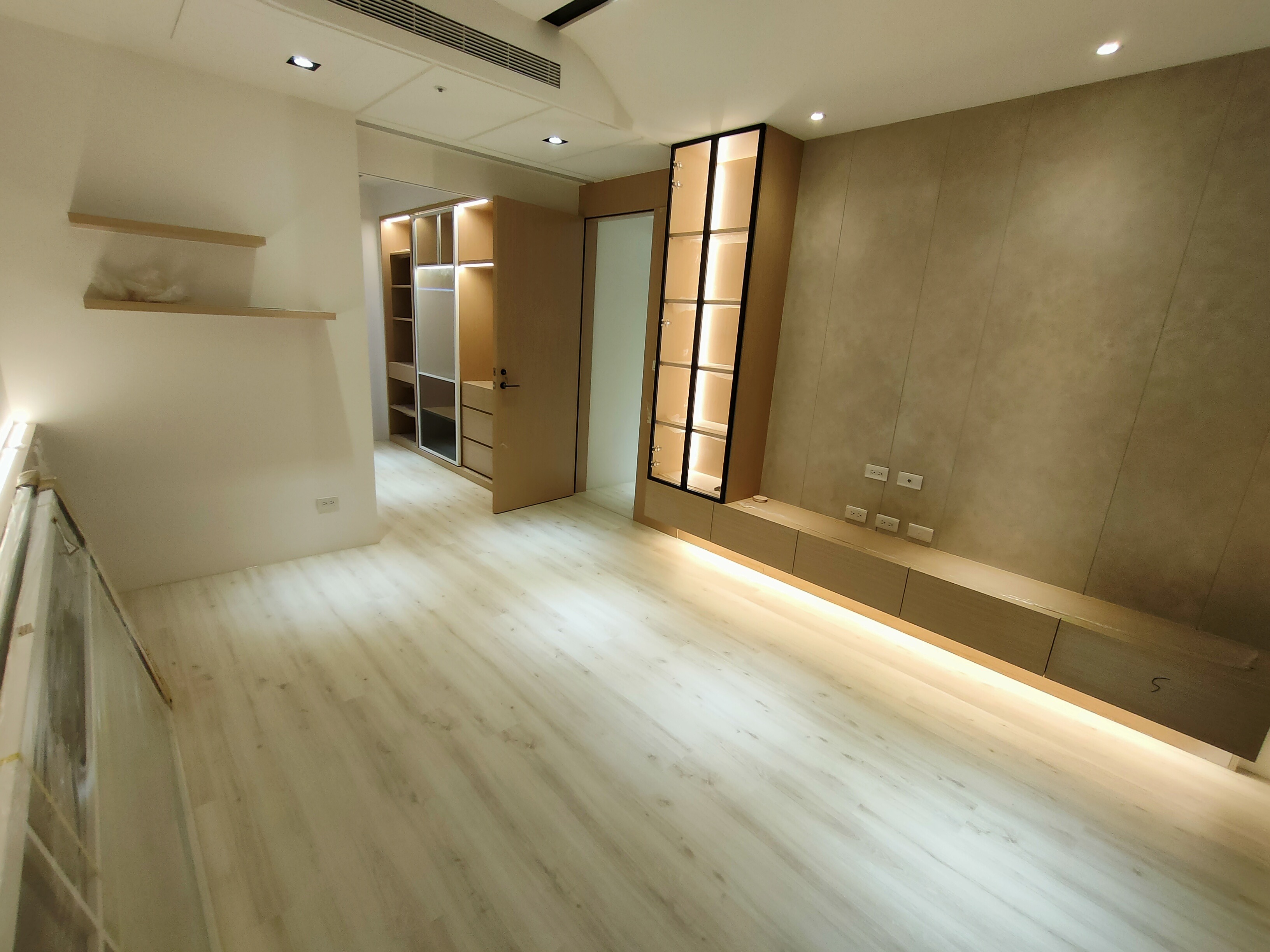 /imgs/flooring/2BBE2E56-8AEB-4DFE-B963-EF9A5C000ADD.jpg
