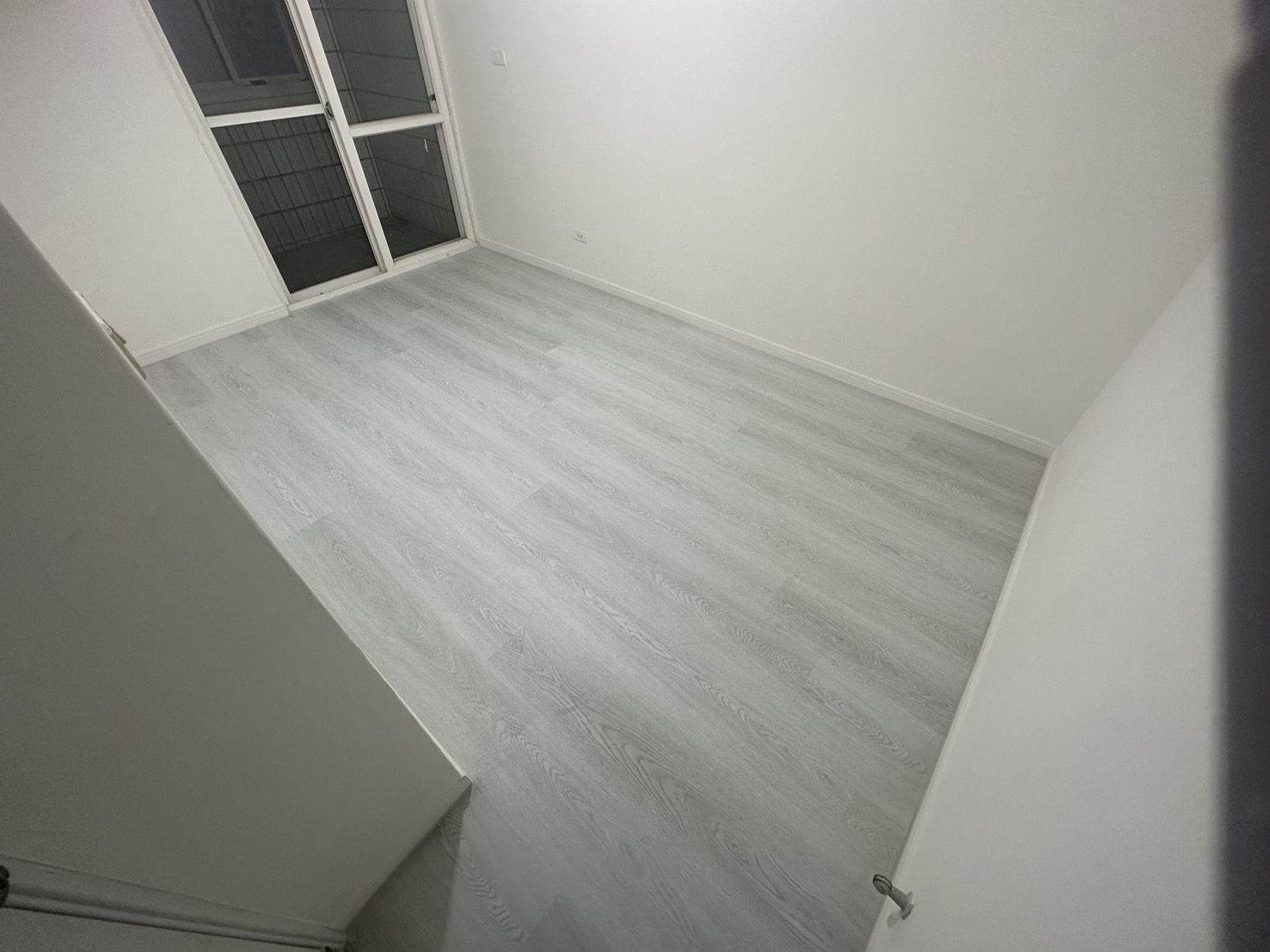 /imgs/flooring/S__27557932_0.jpg