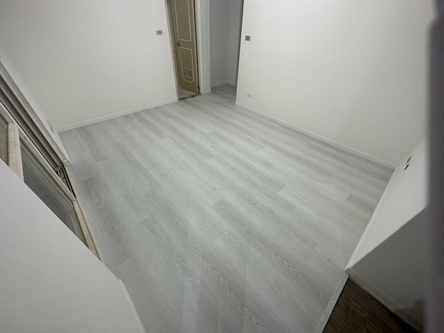 /imgs/flooring/S__27557933_0.jpg