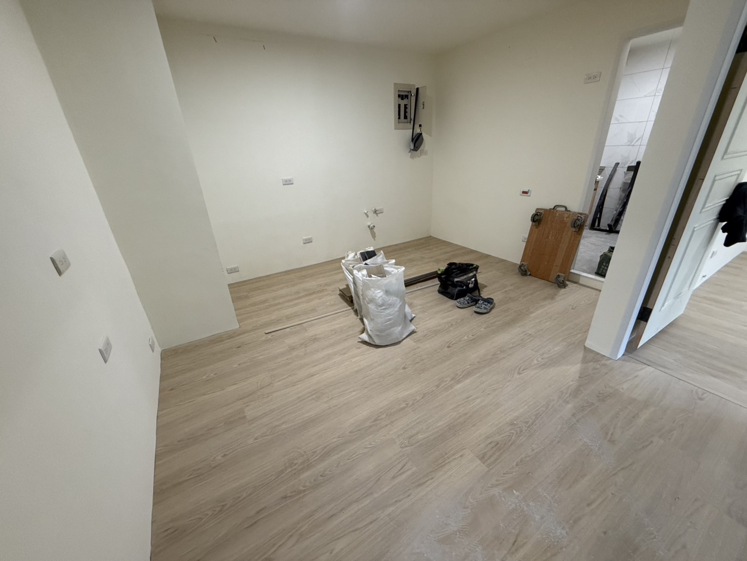 /imgs/flooring/S__27557946.jpg